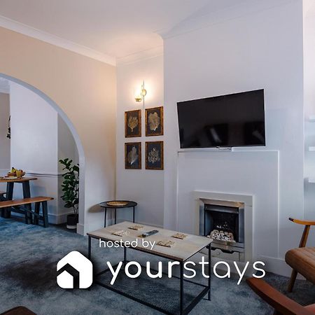 Oxford House By Yourstays - 3 Bedroom House In Newcastle-Under-Lyme Stoke-on-Trent Eksteriør bilde